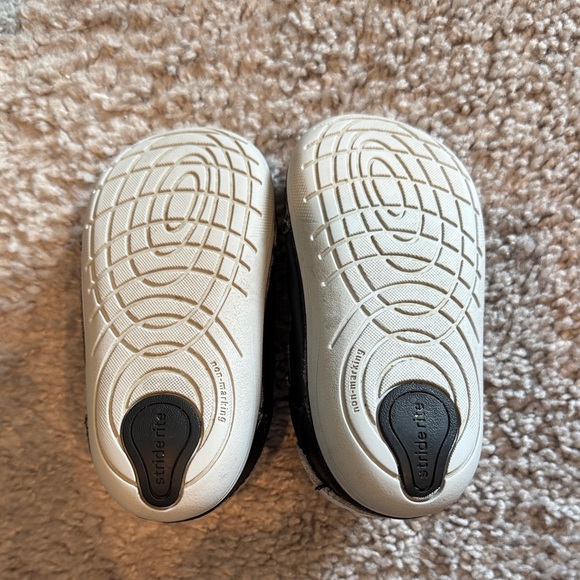 Stride Rite Kennedy Infant Sneakers - Size 6M - Picture 5 of 5